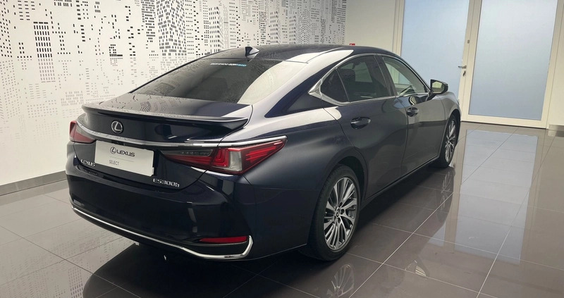 Lexus ES cena 154900 przebieg: 39535, rok produkcji 2018 z Racibórz małe 191
